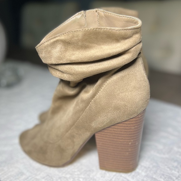 Slouch Peep Toe Bootie - Size 7.5 - Picture 3 of 5